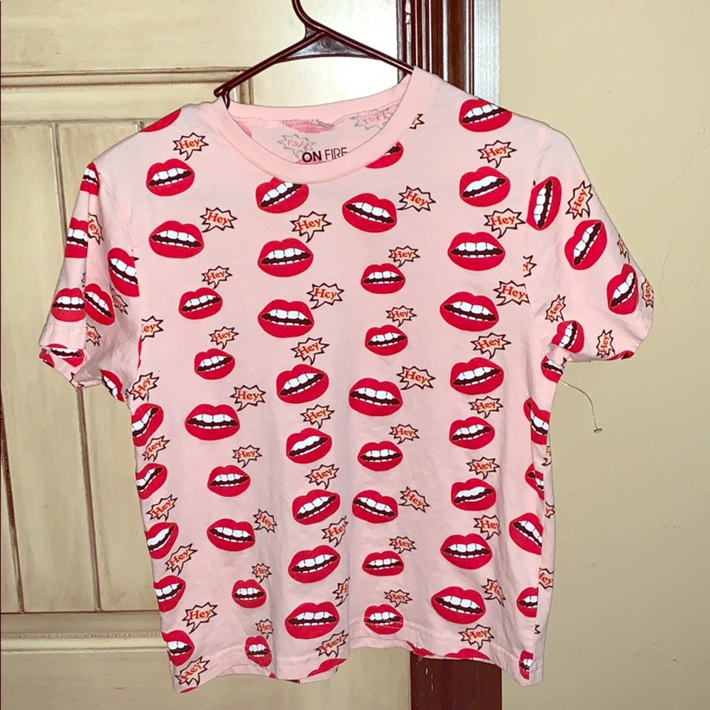 T-shirt from the brand ON FIRE